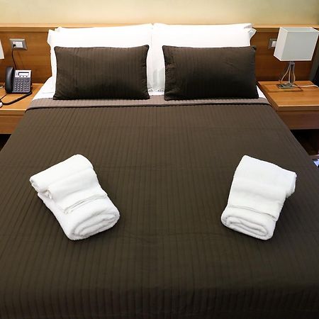 Mirko Luxury Inn Rom Exterior foto